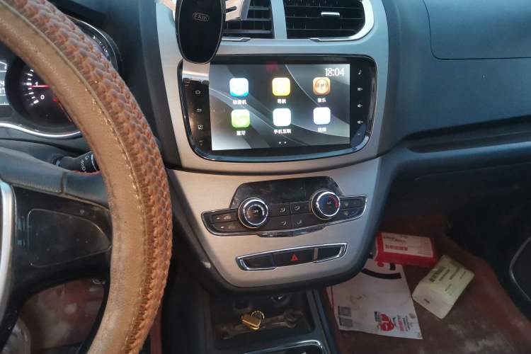Used Jinbei 750 2016 1.5L e-Drive Version Audio And AC Panel