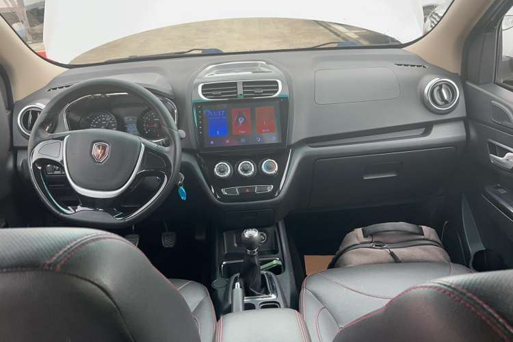 Used Jinbei 750 2016 1.5L Luxury Model Center Console