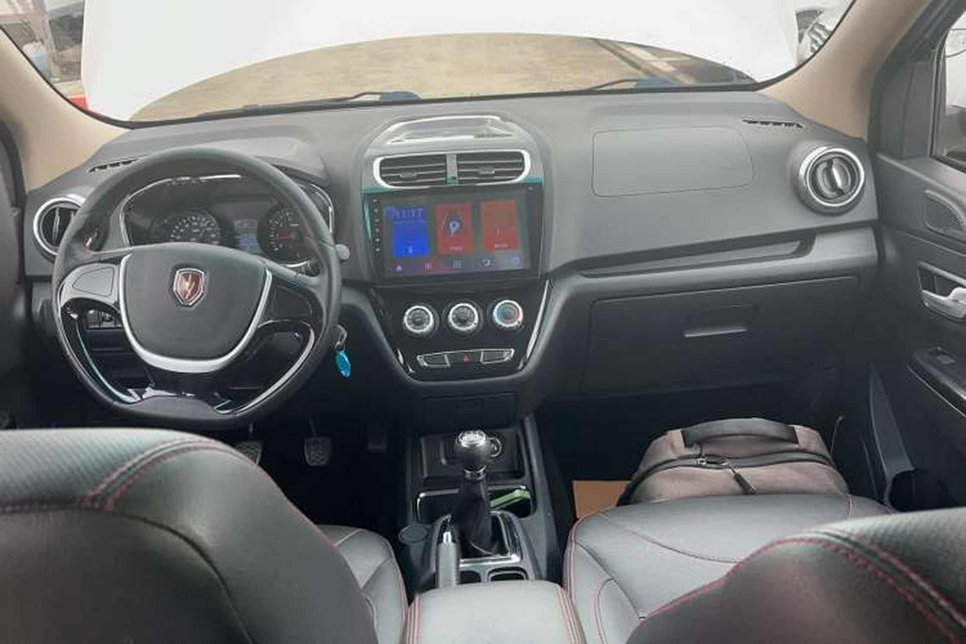 Used Jinbei 750 2016 1.5L Luxury Model Center Console