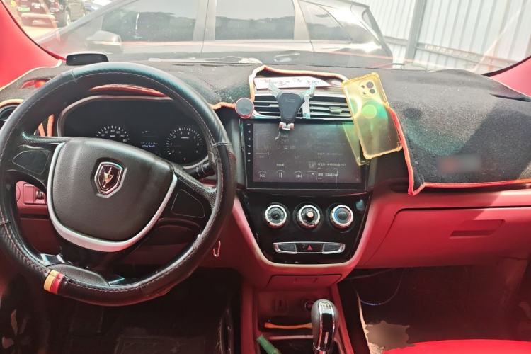 Used Jinbei 750 2016 1.5L Luxury Model Center Console