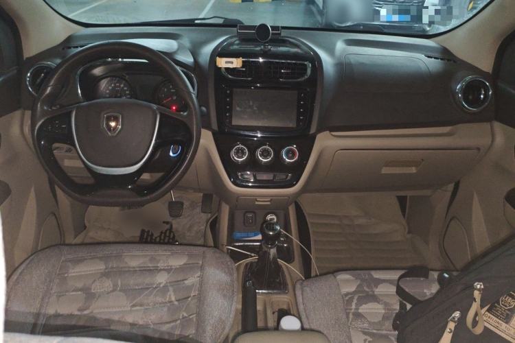 Used Jinbei 750 2016 1.5L Luxury Model Center Console