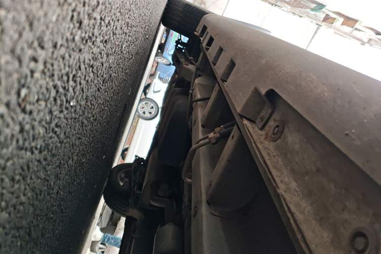 Used Jinbei 750 2016 1.5L e-Drive Version Chassis Front Right