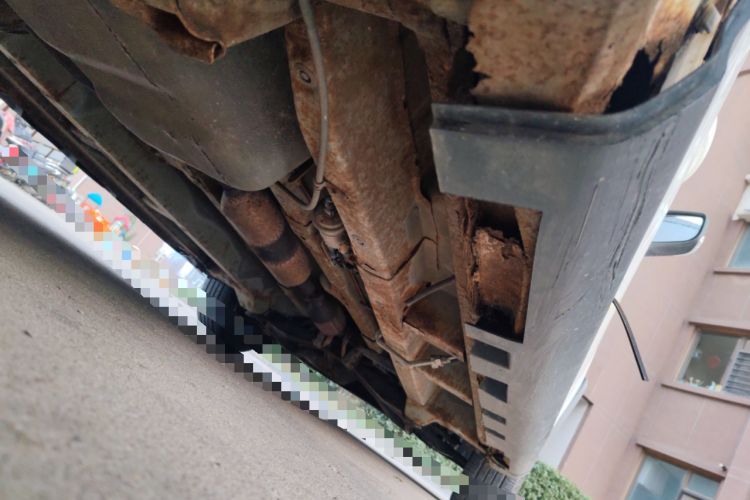 Used Jinbei 750 2016 1.5L e-Drive Version Chassis Rear Right
