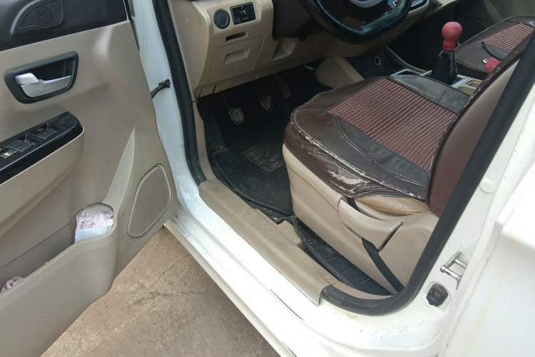 Used Jinbei 750 2016 1.5L Luxury Model Driver Seat