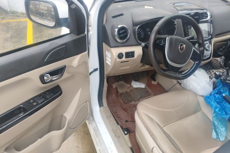 Used Jinbei 750 2016 1.5L Flagship Edition Driver Seat