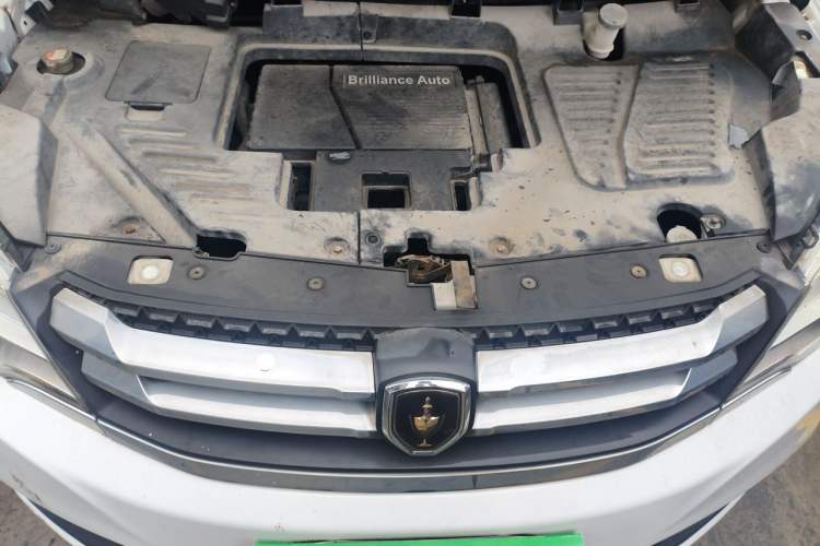 Used Jinbei 750 2016 1.5L Flagship Edition Engine Bay