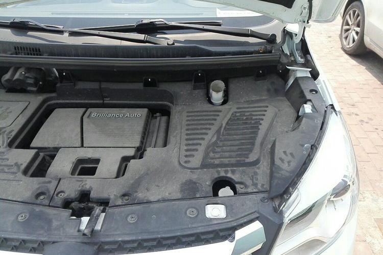 Used Jinbei 750 2016 1.5L Flagship Edition Engine Bay Left