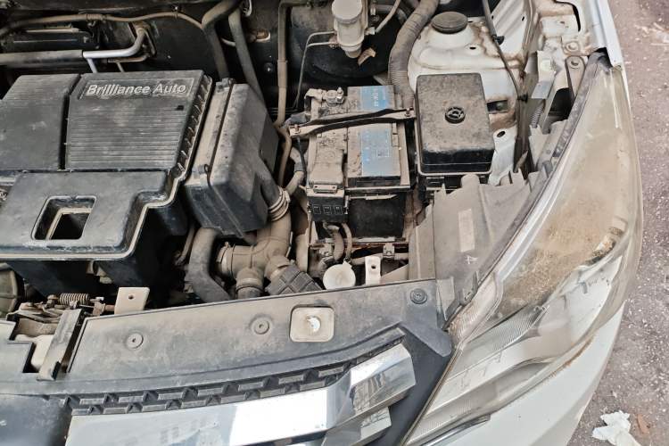 Used Jinbei 750 2016 1.5L e-Drive Version Engine Bay Left