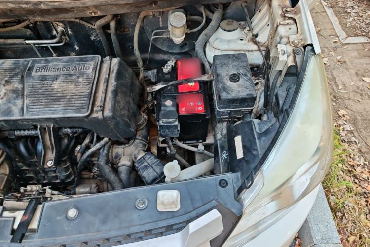 Used Jinbei 750 2016 1.5L Luxury Model Engine Bay Left