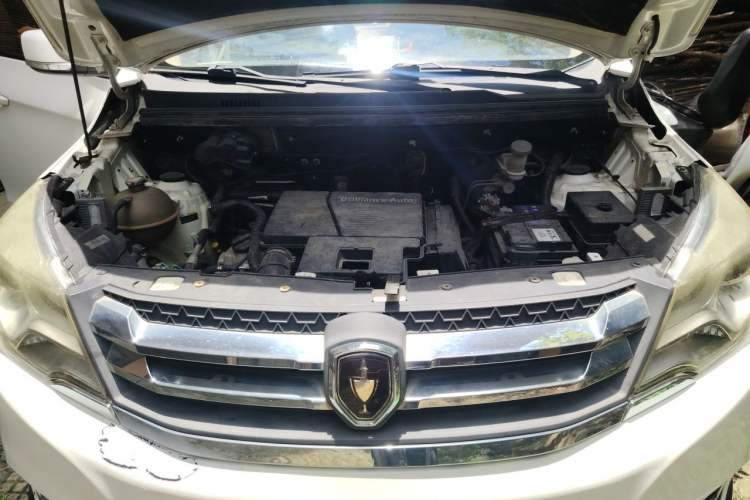 Used Jinbei 750 2016 1.5L Luxury Model Engine Bay