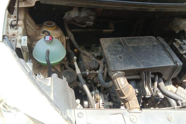 Used Jinbei 750 2016 1.5L Luxury Model Engine Bay Right