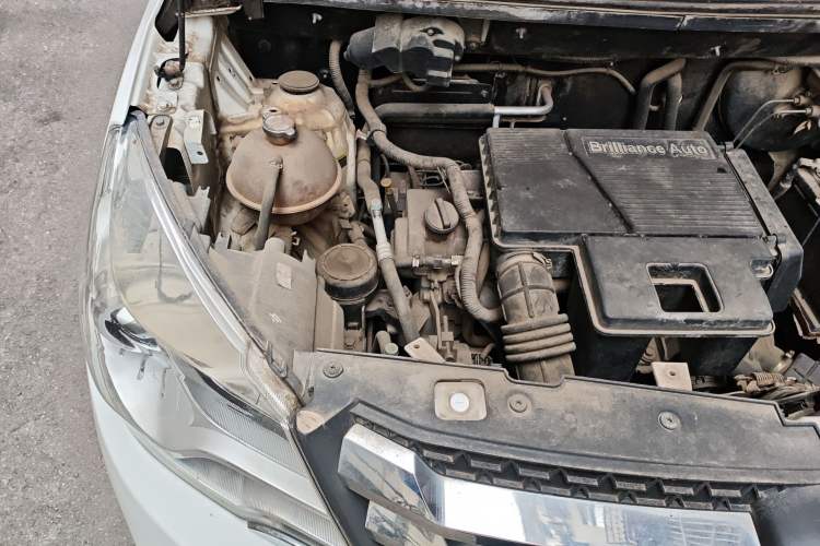 Used Jinbei 750 2016 1.5L e-Drive Version Engine Bay Right
