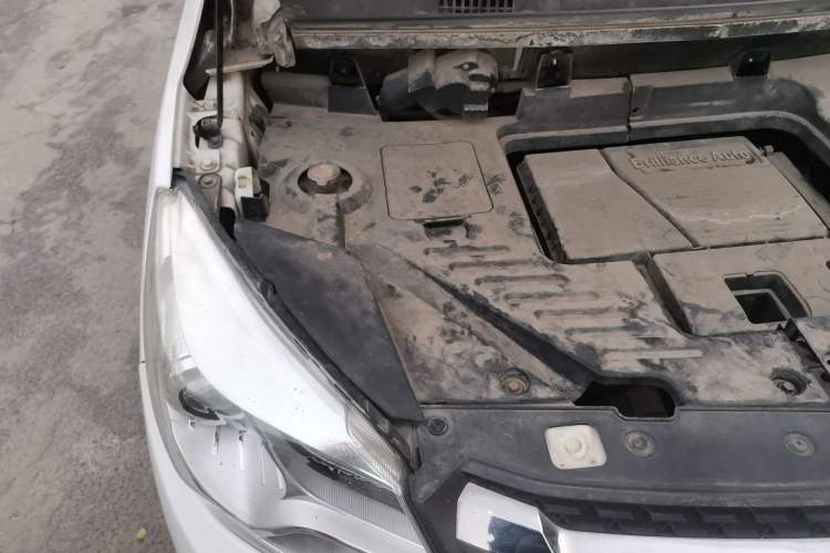 Used Jinbei 750 2016 1.5L e-Drive Version Engine Bay Right