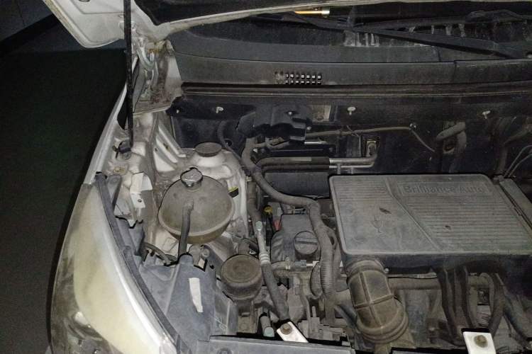 Used Jinbei 750 2016 1.5L Luxury Model Engine Bay Right