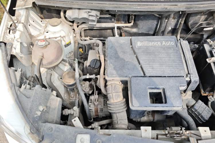 Used Jinbei 750 2016 1.5L Luxury Model Engine Bay Right