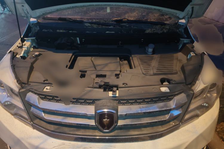 Used Jinbei 750 2016 1.5L Flagship Edition Engine Bay