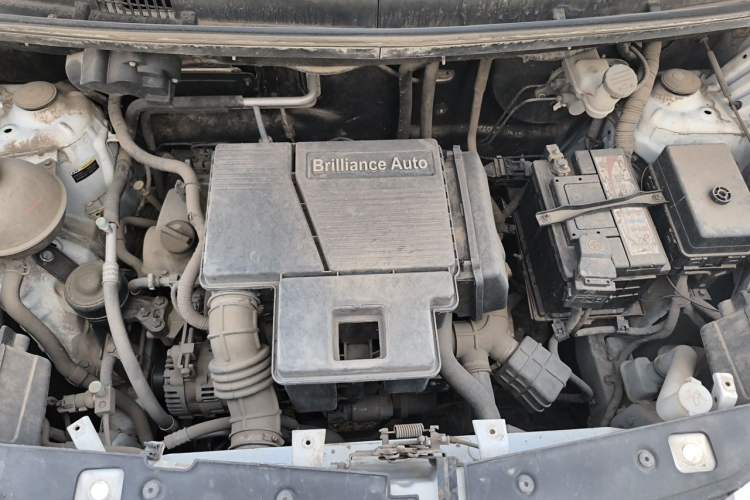 Used Jinbei 750 2016 1.5L Luxury Model Engine Bay