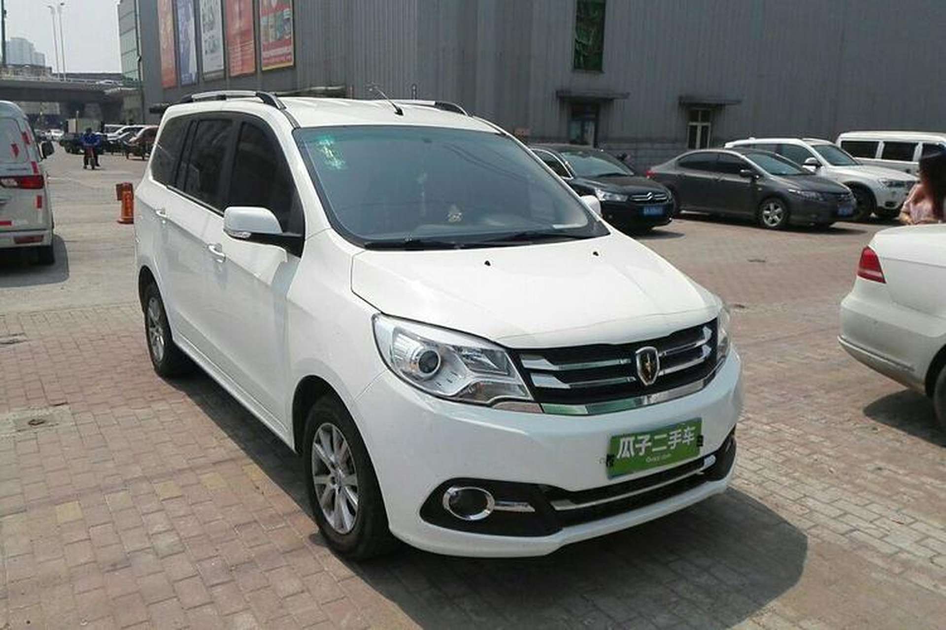 Used Jinbei 750 2016 1.5L Flagship Edition Front Right 45 Deg