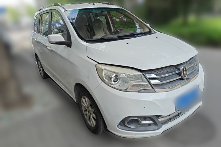 Used Jinbei 750 2016 1.5L Flagship Edition Front Right 45 Deg