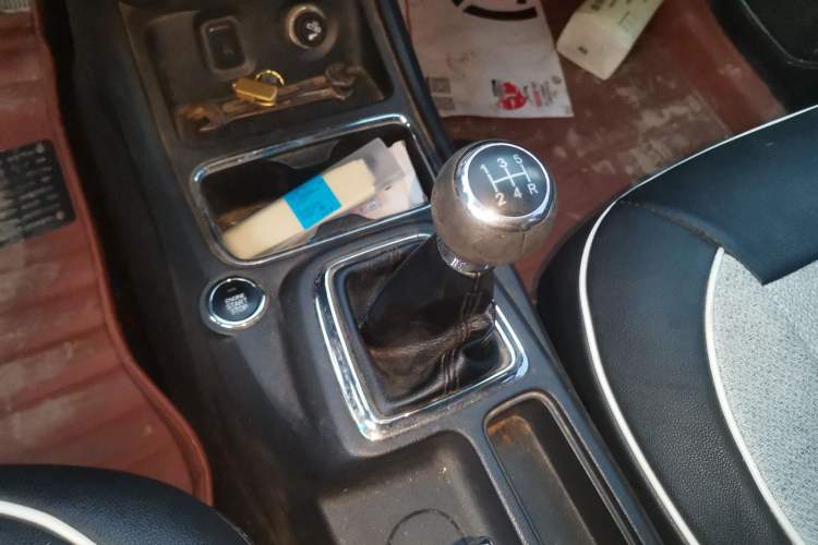 Used Jinbei 750 2016 1.5L e-Drive Version Gear Lever
