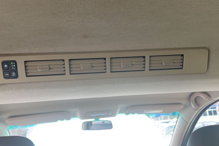 Used Jinbei 750 2016 1.5L Luxury Model Headliner