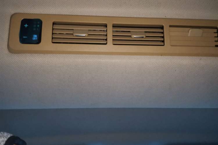 Used Jinbei 750 2016 1.5L e-Drive Version Headliner
