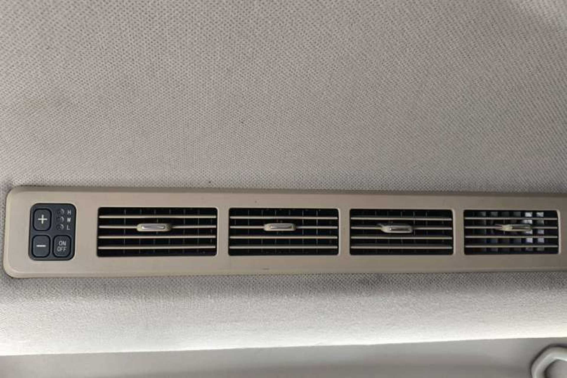 Used Jinbei 750 2016 1.5L Luxury Model Headliner