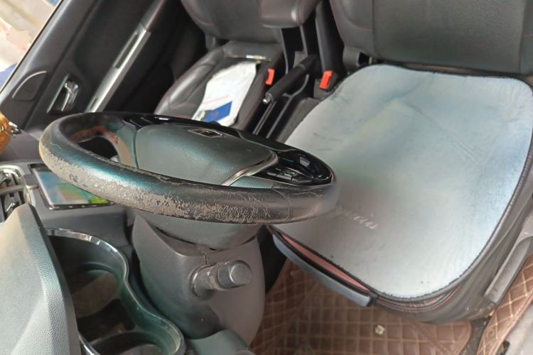 Used Jinbei 750 2016 1.5L e-Drive Version Left Front Seat