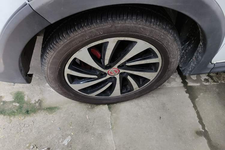Used Jinbei 750 2016 1.5L e-Drive Version Left Front Wheel Hub