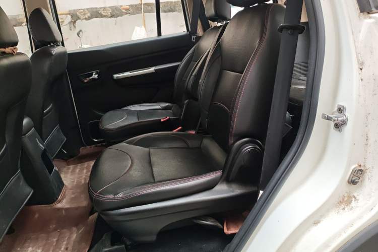 Used Jinbei 750 2016 1.5L e-Drive Version Left Rear Seat