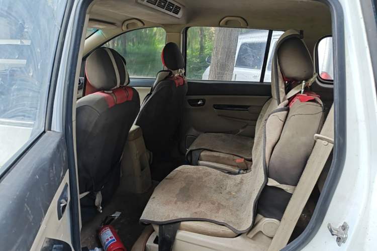 Used Jinbei 750 2016 1.5L Flagship Edition Left Rear Seat