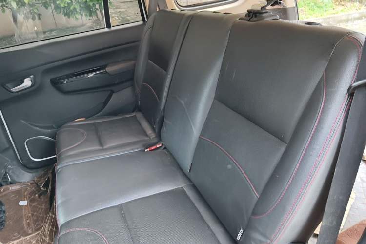 Used Jinbei 750 2016 1.5L e-Drive Version Left Rear Seat
