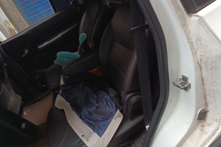 Used Jinbei 750 2016 1.5L e-Drive Version Left Rear Seat