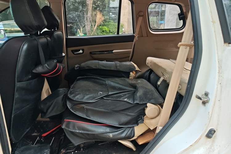 Used Jinbei 750 2016 1.5L Luxury Model Left Rear Seat