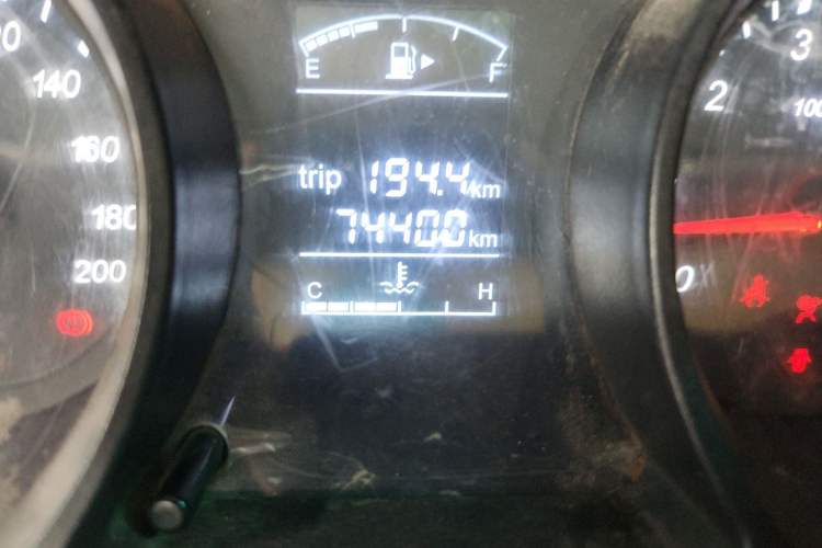 Used Jinbei 750 2016 1.5L e-Drive Version Odometer Close Up