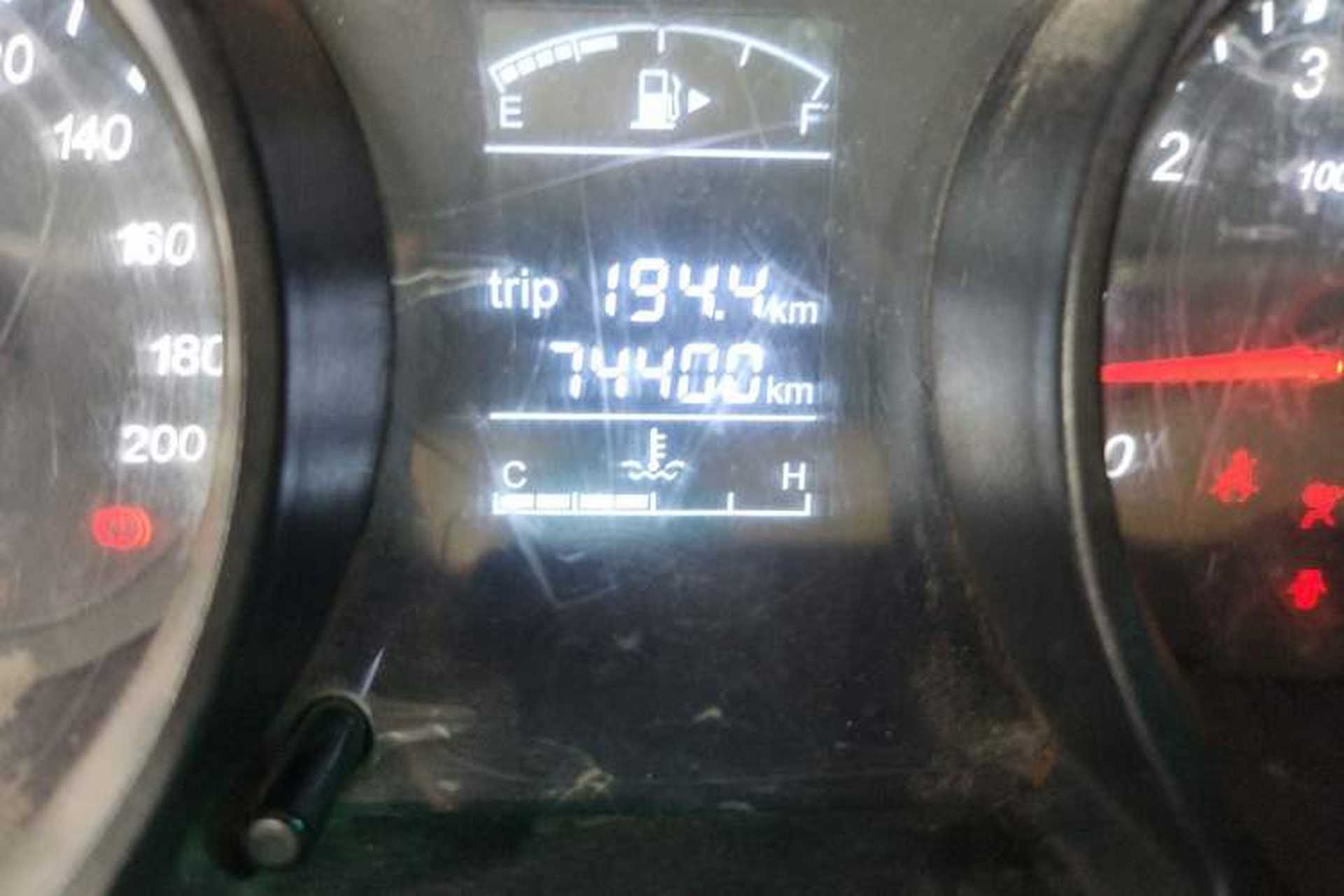 Used Jinbei 750 2016 1.5L e-Drive Version Odometer Close Up