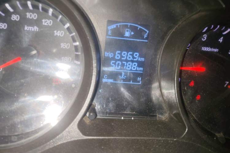 Used Jinbei 750 2016 1.5L Flagship Edition Odometer Close Up