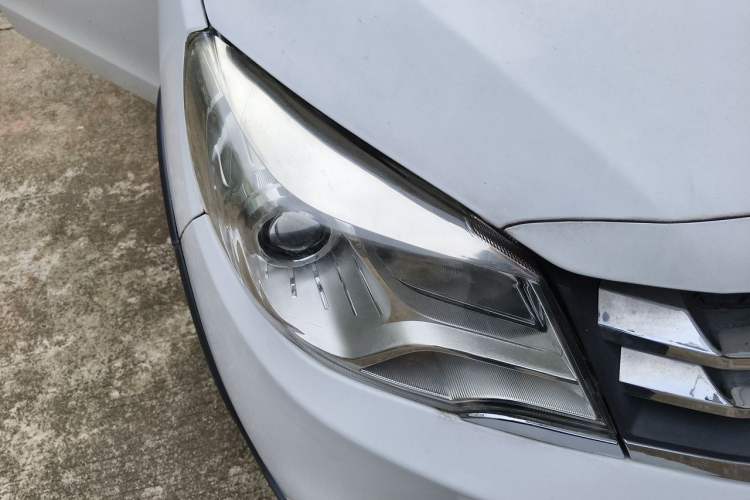 Used Jinbei 750 2016 1.5L e-Drive Version Right Front Headlight