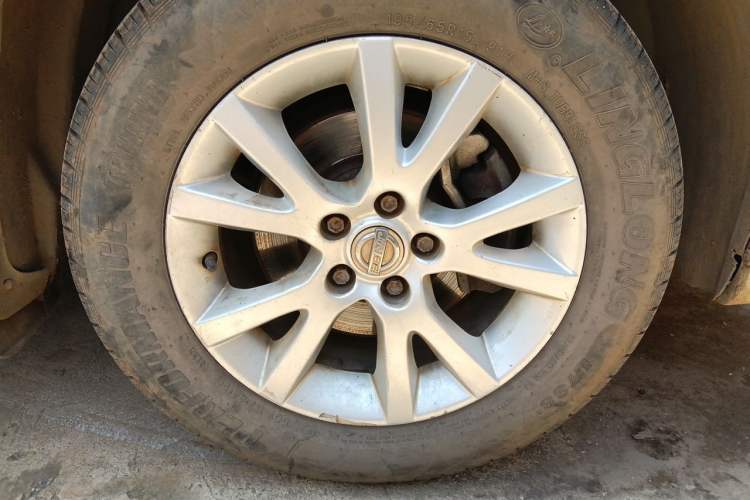 Used Jinbei 750 2016 1.5L Luxury Model Right Front Wheel Hub
