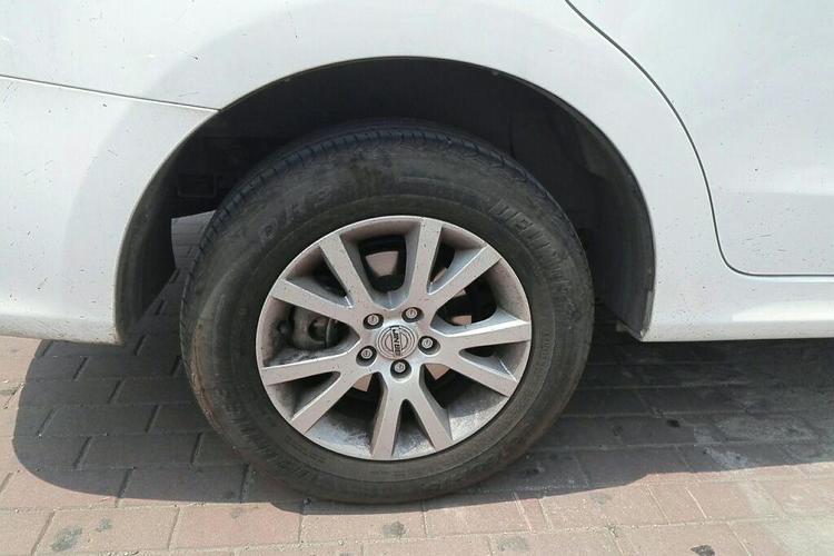 Used Jinbei 750 2016 1.5L Flagship Edition Right Front Wheel Hub