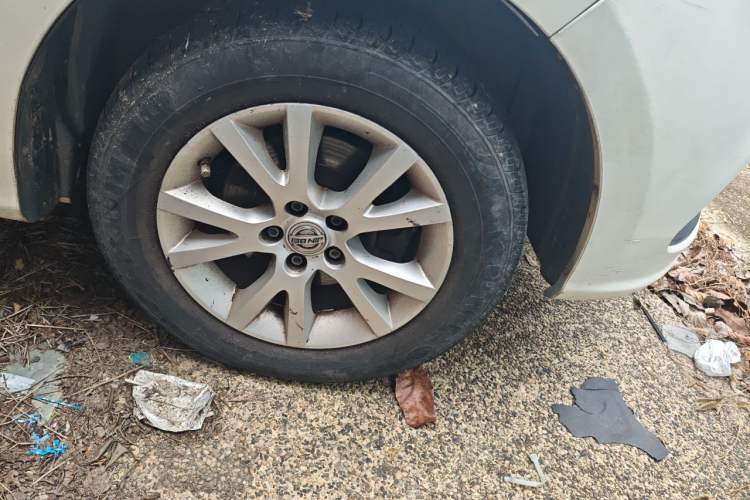 Used Jinbei 750 2016 1.5L Luxury Model Right Front Wheel Hub
