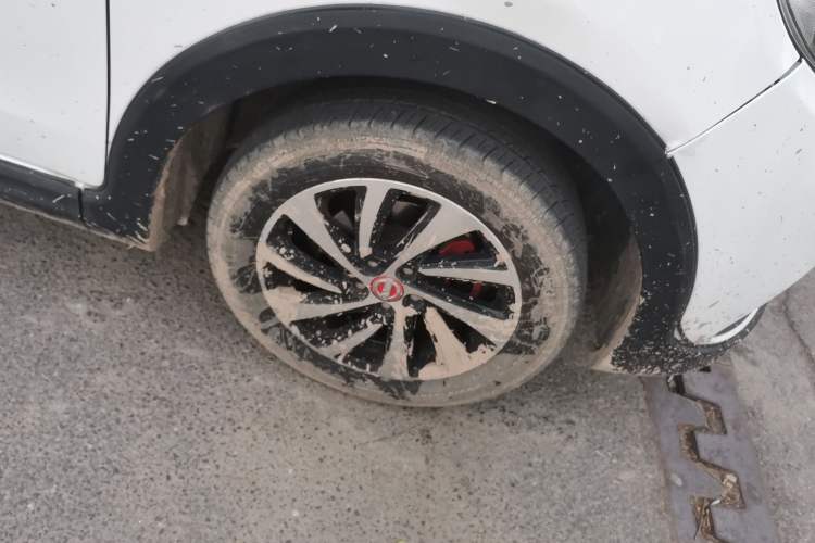 Used Jinbei 750 2016 1.5L e-Drive Version Right Front Wheel Hub