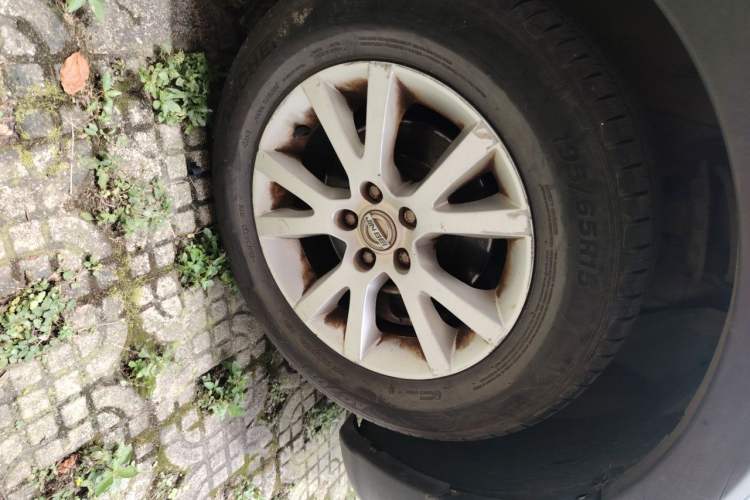 Used Jinbei 750 2016 1.5L Luxury Model Right Front Wheel Hub