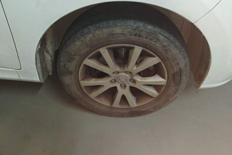 Used Jinbei 750 2016 1.5L Luxury Model Right Front Wheel Hub