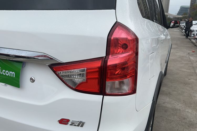 Used Jinbei 750 2016 1.5L Luxury Model Right Rear Taillight