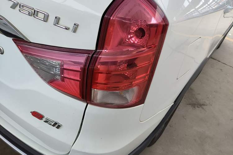 Used Jinbei 750 2016 1.5L e-Drive Version Right Rear Taillight