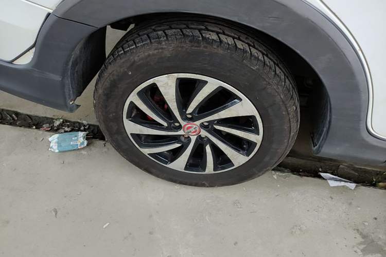 Used Jinbei 750 2016 1.5L e-Drive Version Right Rear Wheel Hub