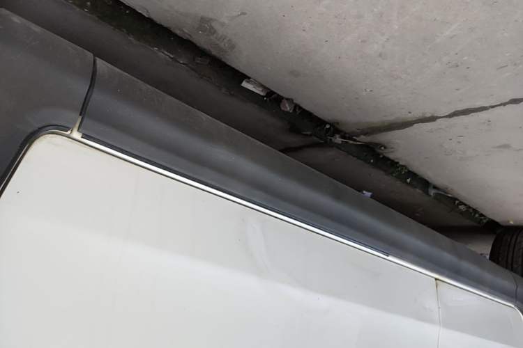 Used Jinbei 750 2016 1.5L e-Drive Version Right Side Sill