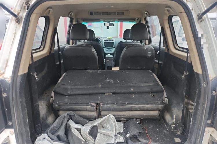 Used Jinbei 750 2016 1.5L e-Drive Version Trunk