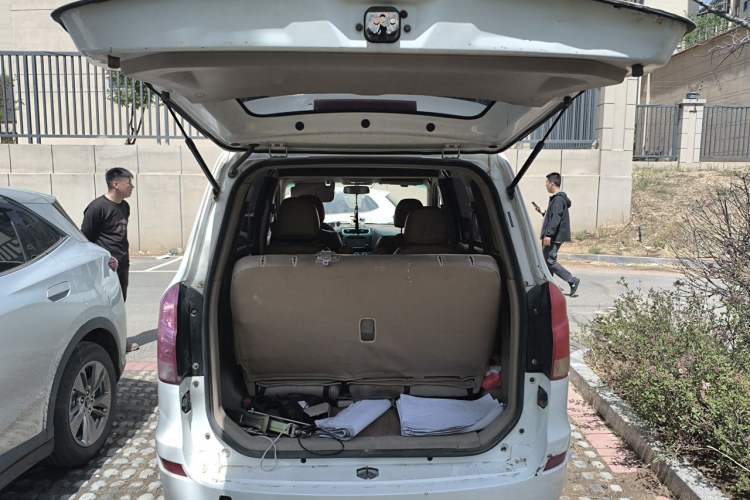 Used Jinbei 750 2016 1.5L Luxury Model Trunk